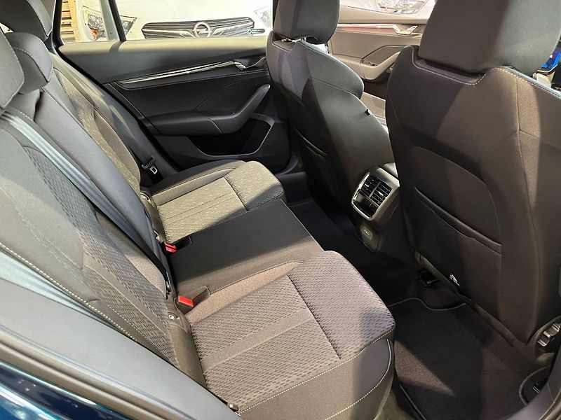 Škoda Octavia Combi Style 2,0TDI 110kW DSG/P - fotka 12 z 28