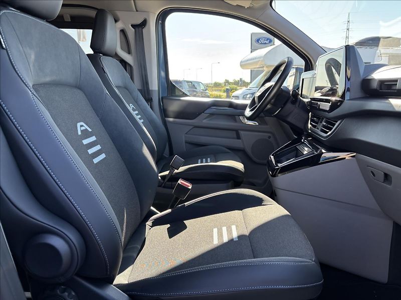 Ford Tourneo Custom 2,0 EcoBlue 125kW Active AWD - fotka 25 z 52