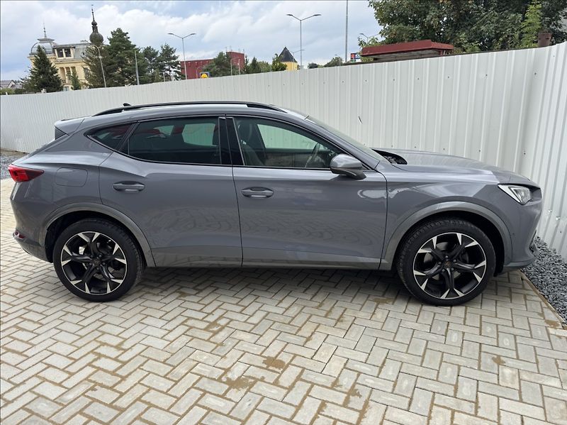 Cupra Formentor 2,0 TSI 140kW DSG 4Drive ČR - fotka 14 z 50