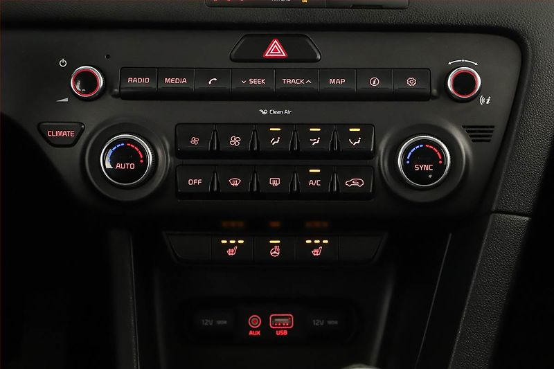 Kia Sportage (2016) 1.6 GDI, Navi, Tempomat - fotka 12 z 20