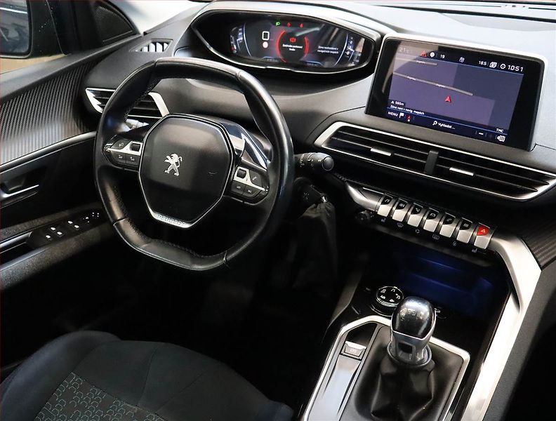 Peugeot 3008 (2018) 1.2 PureTech, Serv.kniha, Navi - fotka 7 z 19