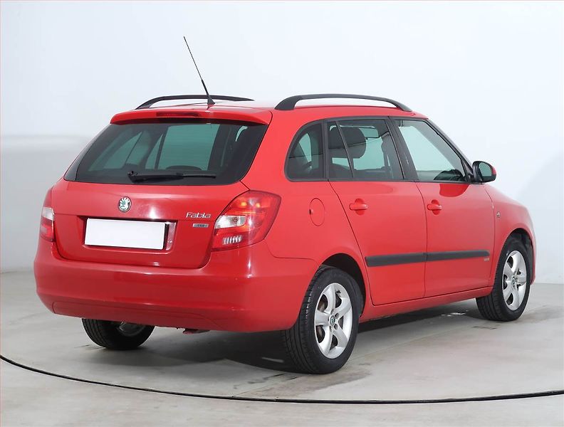 Škoda Fabia (2012) 1.2 TSI, po STK, oblíbený vůz - fotka 5 z 17