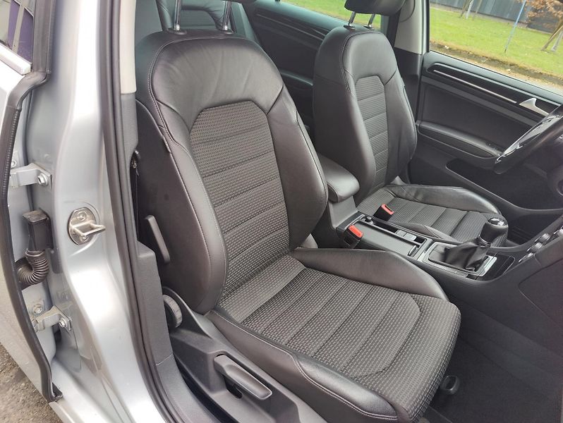 Volkswagen Golf 1,6 TDI Bluemotion /CEBIA - fotka 24 z 29