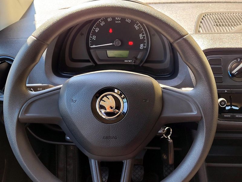 Škoda Citigo MPi 1.maj,SERV.KNIHA,jen 44tkm - fotka 30 z 35