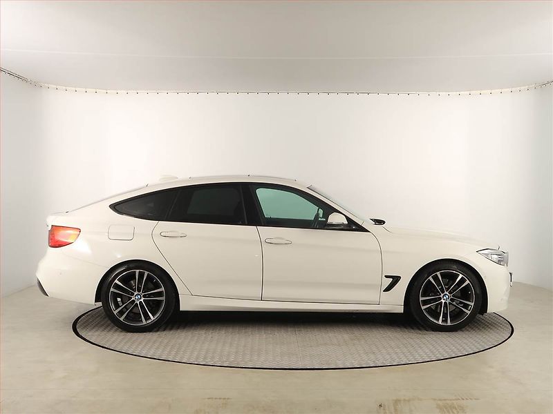 BMW Řada 3 (2015) M Sport 330d xDrive GT, 4X4 - fotka 6 z 19