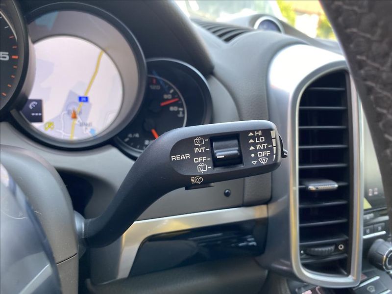 Porsche Cayenne 3,0 D  PLATINUM EDITION SPORT - fotka 27 z 44