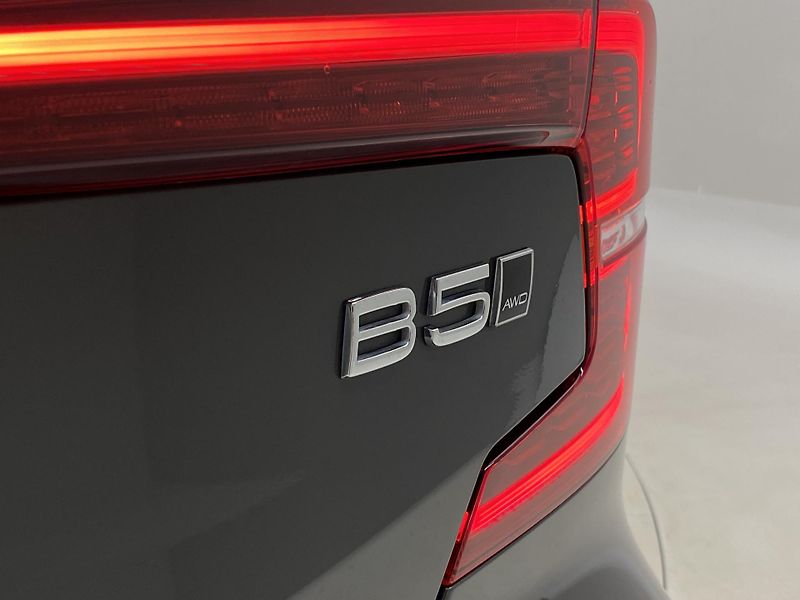 Volvo S60 B5 AWD DARK ULTIMATE REZERVACE - fotka 36 z 58