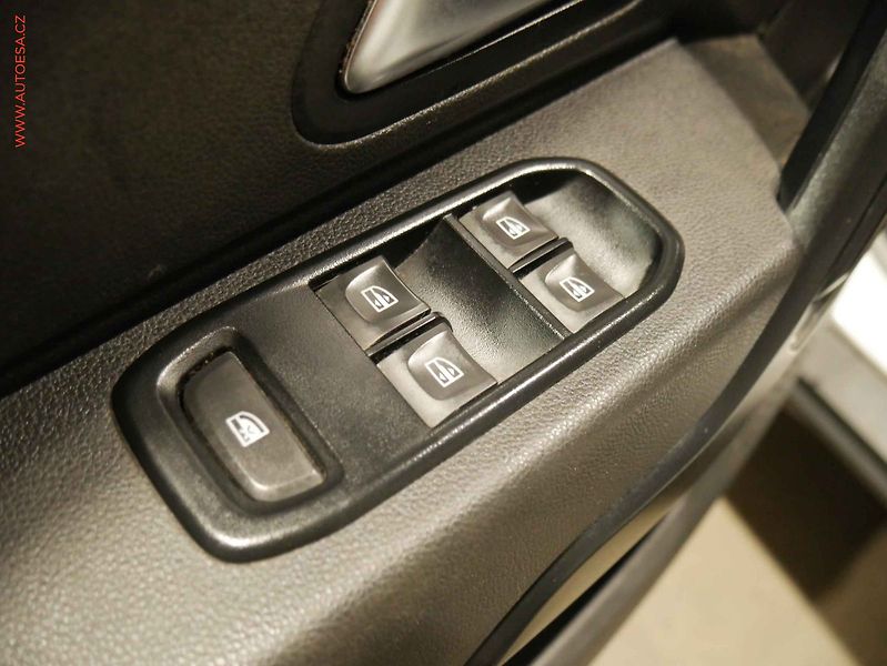 Dacia Duster (2020) 1.5i 4x4, ČR, AC, TZ, temp - fotka 18 z 19