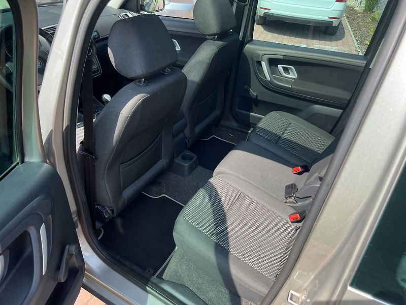 Škoda Roomster 1.9TDI 77KW,SCOUT,DIGI,PANORAM - fotka 14 z 41