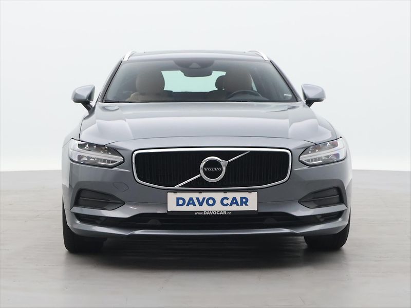 Volvo V90 2.0 D3 110kW Momentum LED - fotka 2 z 40