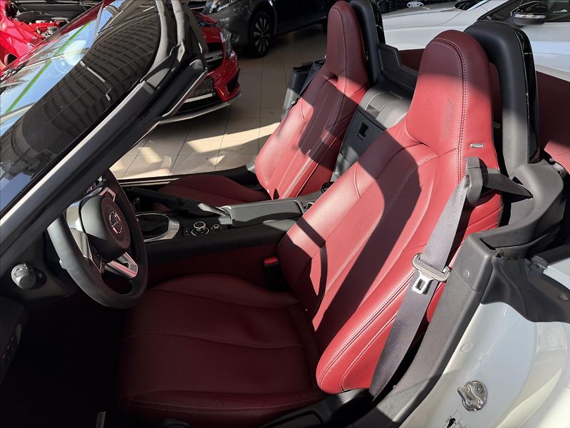 Mazda MX-5 1,5   Edice 100 YEARS 1920-202 - fotka 14 z 25