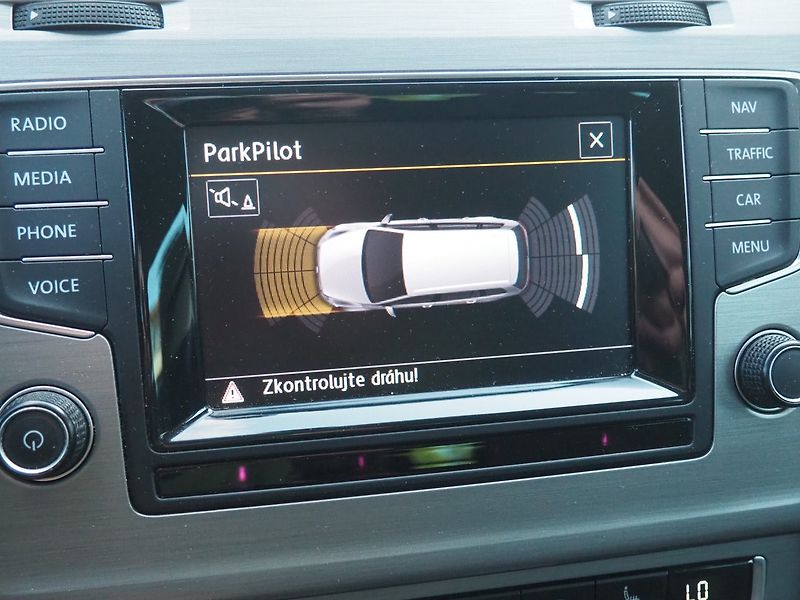 Volkswagen Golf Variant (2014) 2.0 TDI, 110 kW, Navi - fotka 29 z 43