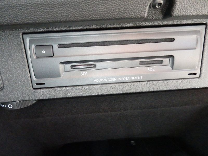 Volkswagen Passat 2.0 TDI 110 kW NAVI, 1.MAJITEL - fotka 19 z 21