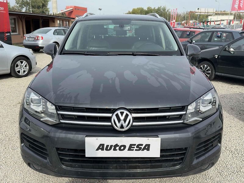 Volkswagen Touareg (2011) 3.0 TDi 4x4, AT, navi, bixen - fotka 2 z 22