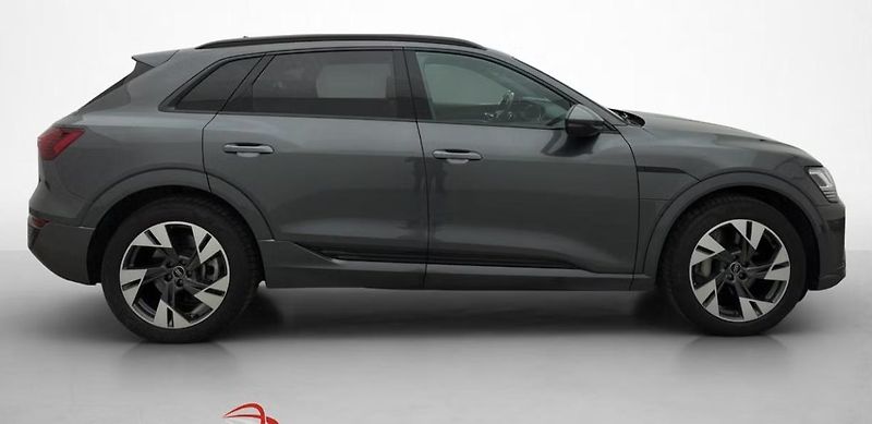 Audi Q8 e-tron 55 Q 360kam Vzduch Tažné Pano  - fotka 8 z 37