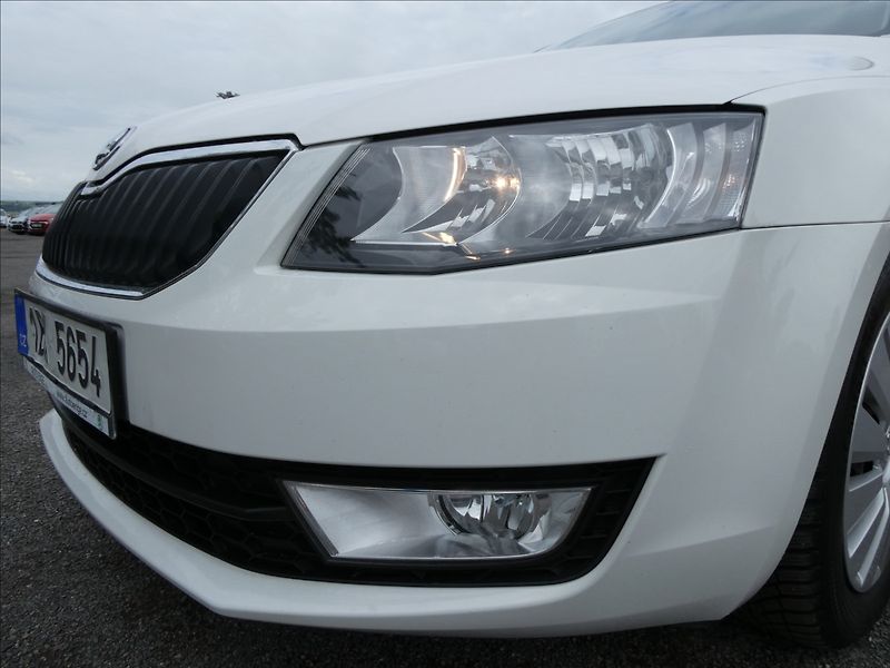 Škoda Octavia 1,6 TDi 81kW STYLE, DPH, ČR - fotka 4 z 38