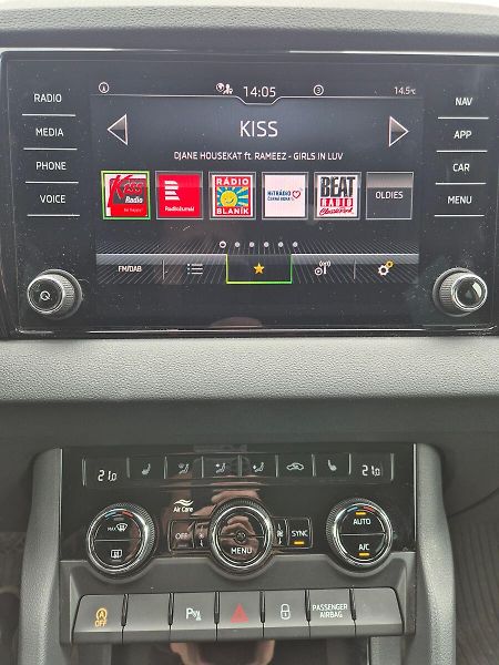 Škoda Karoq 1,5 TSI DSG 110kW Fresh - fotka 14 z 21