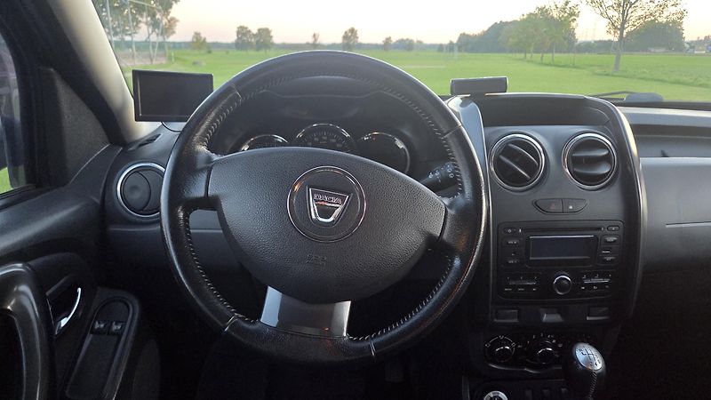 Dacia Duster (2013) 77 kW 1.6 16V 4x4 CZ, tazne - fotka 18 z 29