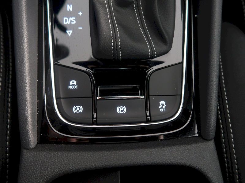 Škoda Karoq (2025) SPORTLINE 2.0TDI 110KW 4x4 DSG - fotka 35 z 43