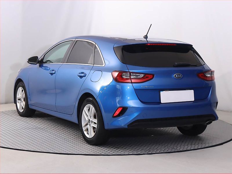 Kia Ceed (2018) 1.4 T-GDI, Serv.kniha - fotka 4 z 18