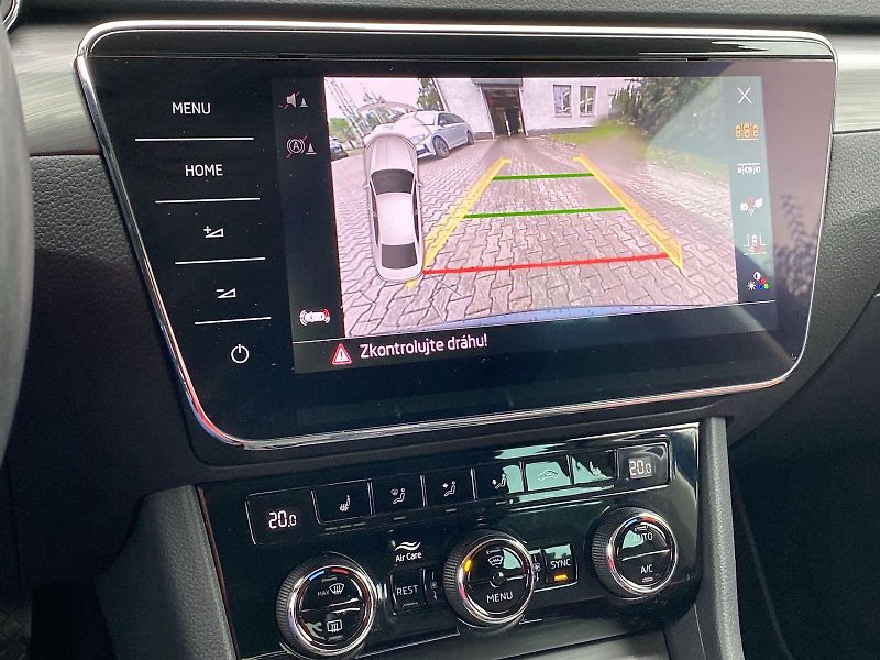Škoda Superb (2021) 2.0 TDI DSG Style - fotka 17 z 35