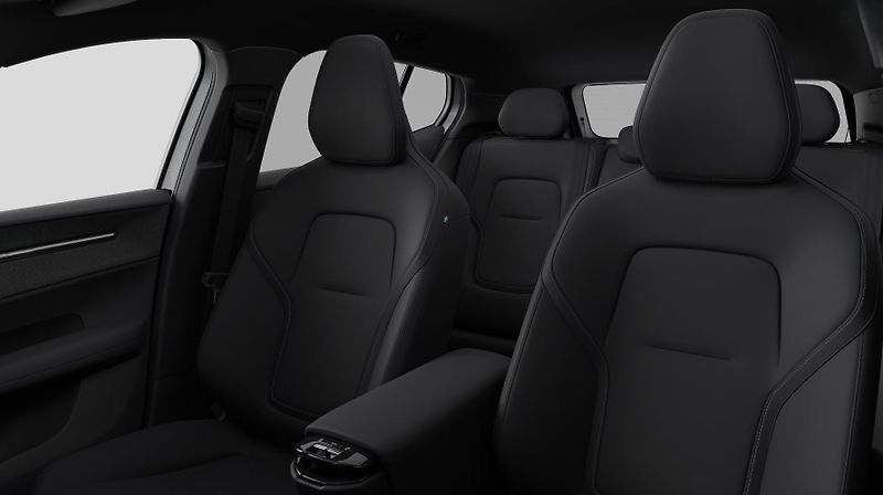 Volvo EX30 (2026) P8 AWD BLACK EDITION PLUS AUT - fotka 11 z 13