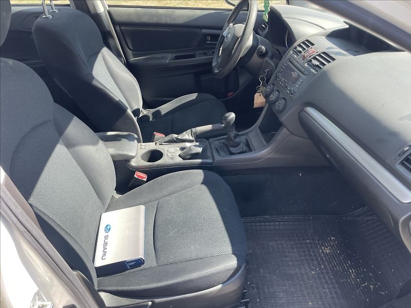 Subaru Impreza 1,6 i 84kw AWD Euro5 serviska - fotka 14 z 36
