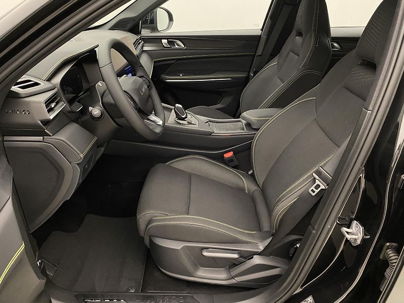Lynk & Co 01 (2025) CORE PHEV AUT CZ 1.maj - fotka 3 z 96
