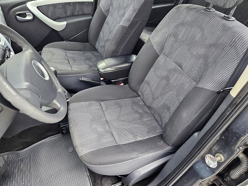 Dacia Sandero (2008) 1.6 16v, PĚKNÝ STAV,  SPLÁTKY  - fotka 13 z 23