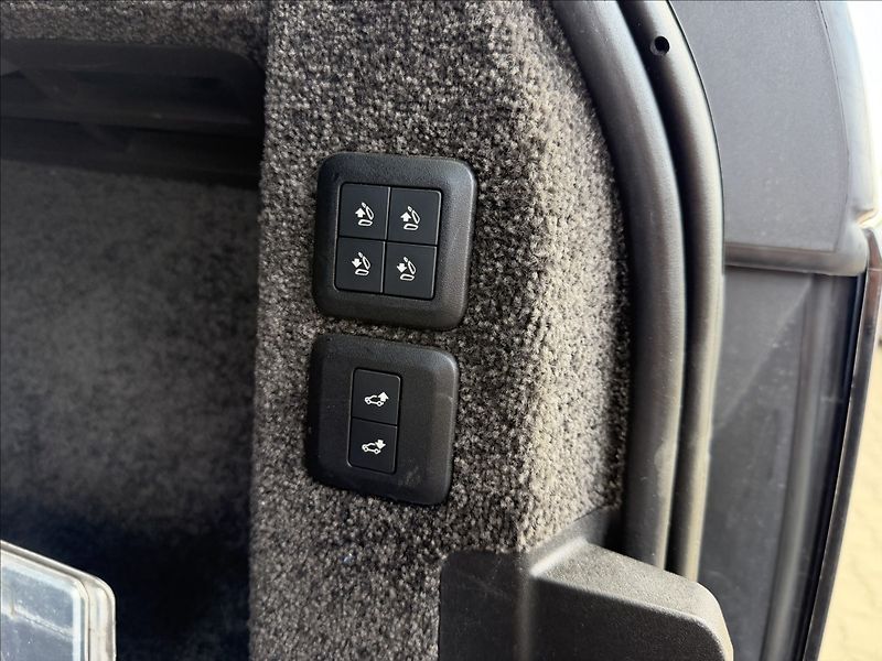 Land Rover Range Rover 4,4 V8 Autobiography - fotka 31 z 31