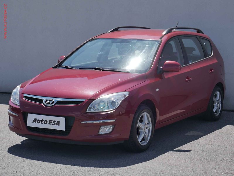 Hyundai i30 (2010) 1.6 16V, ČR, AC, STK1/28 - fotka 3 z 16
