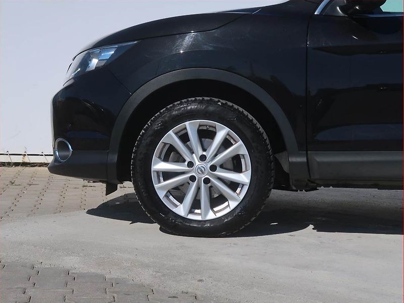 Nissan Qashqai (2016) 1.2 DIG-T, Serv.kniha, Navi - fotka 14 z 18