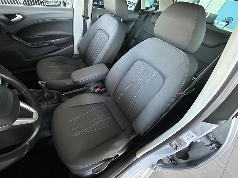 Seat Ibiza 1,4   16V,SERVISKA,KLIMA,TAŽNÉ - fotka 17 z 22