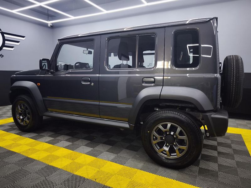 Suzuki Jimny (2025) 1.5 GLX AUTOMAT, 4X4 LONG - fotka 12 z 28
