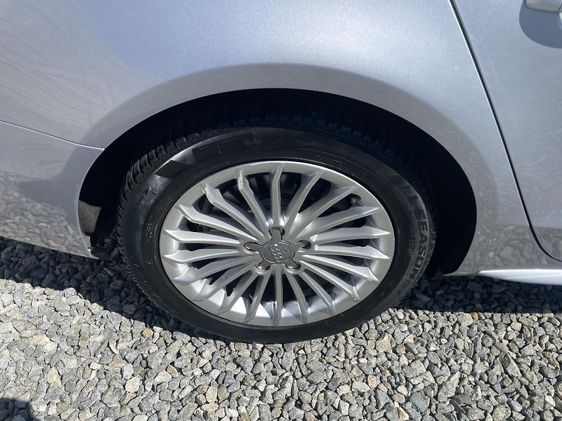 Audi A4 Avant 2.0TDi 120PS S-LINE AVANT TOP! - fotka 42 z 179
