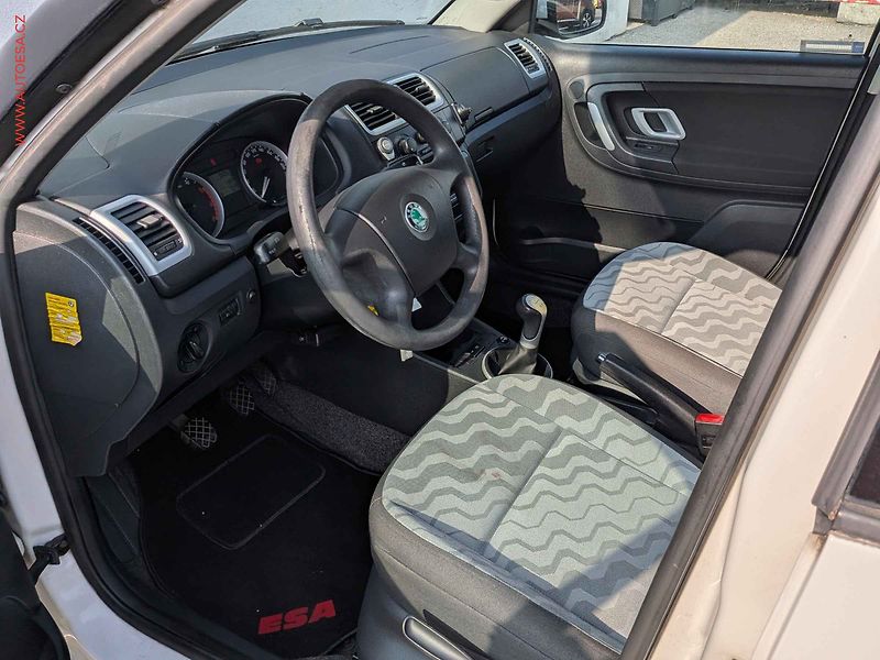 Škoda Fabia (2008) 1.2 i, 2.maj,ČR, Ambiente, AC - fotka 9 z 14