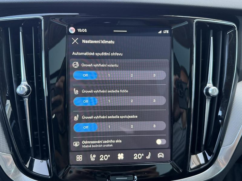 Volvo V60 B4 FWD PLUS DARK // 1. Maj. - fotka 37 z 46