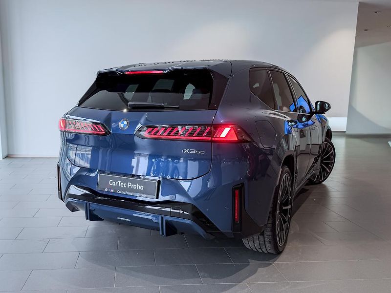 BMW iX3 50 xDrive - fotka 4 z 8