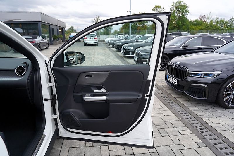 Mercedes-Benz GLA 200d Progressive/AT9/MBUX - fotka 22 z 46