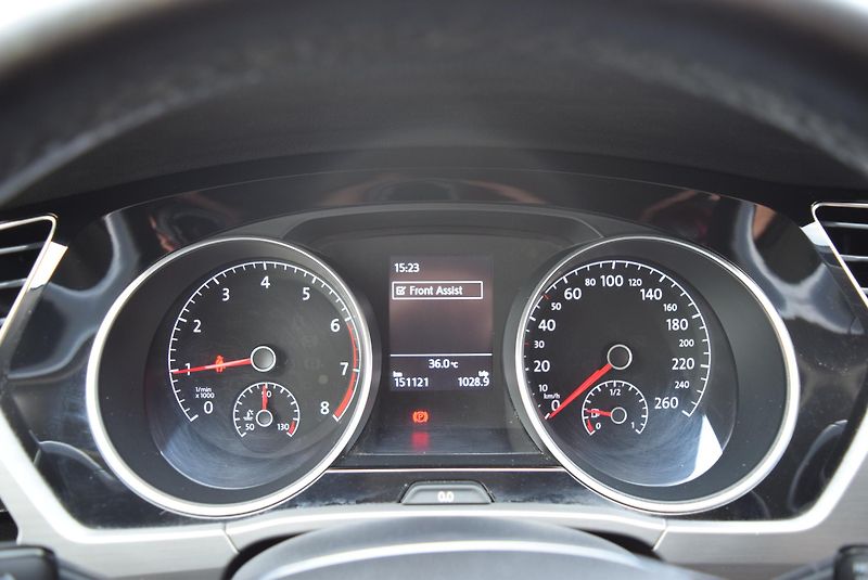 Volkswagen Touran (2017) 1.4TSI 110kw CLBMT 7MÍST TAŽNÉ - fotka 31 z 41