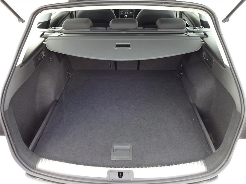 Seat Leon 1,6 TDI 85kW - fotka 26 z 55