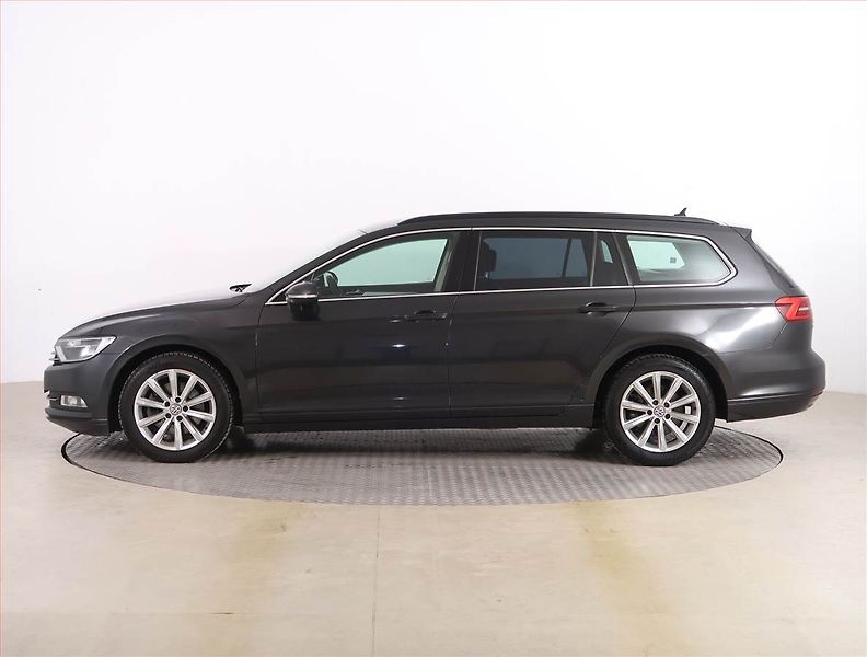 Volkswagen Passat (2018) 2.0 TDI, Automat, Navi - fotka 3 z 20