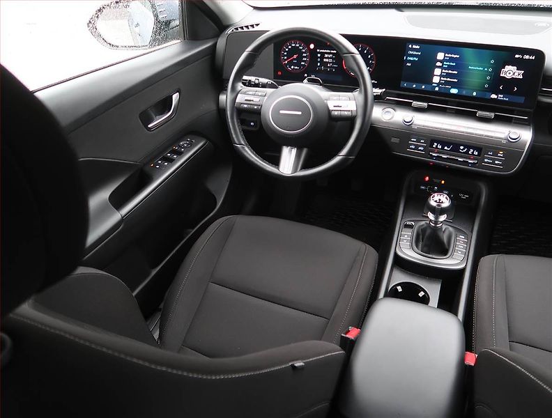 Hyundai Kona (2024) 1.0 T-GDI - fotka 7 z 20