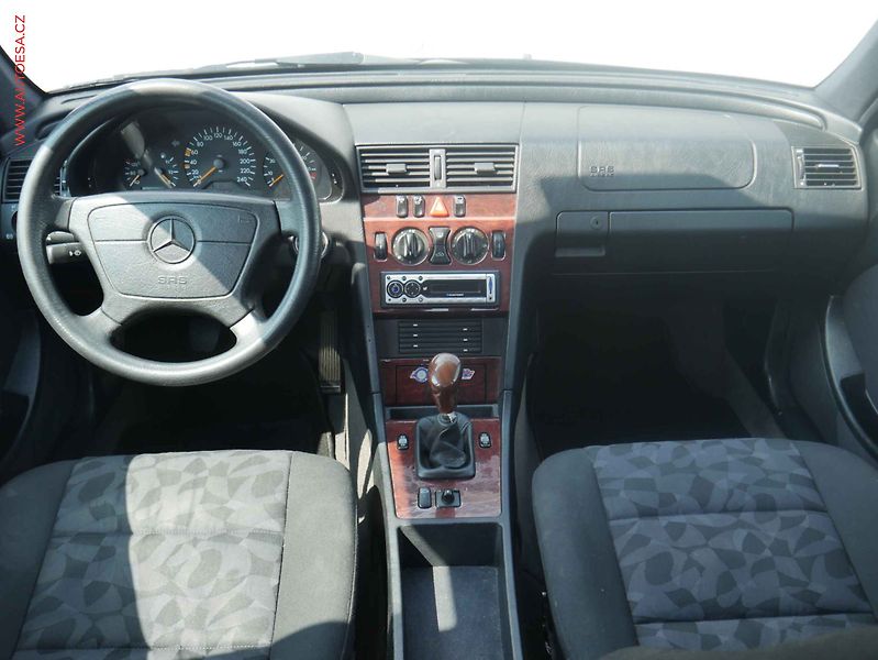 Mercedes-Benz Třídy C (1998) 2.0i, ČR, TZ - fotka 8 z 13