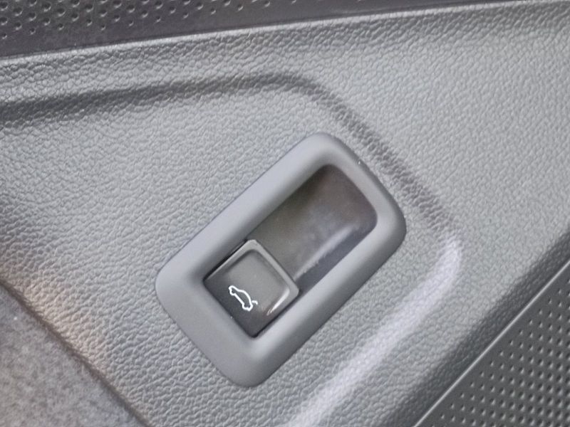 Škoda Superb (2024) Combi  Selection 2,0 Tdi 110 K - fotka 25 z 37