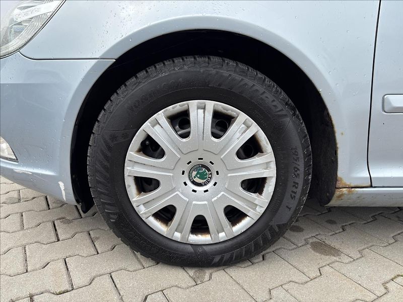 Škoda Octavia 1,9 TDI 77kW Ambiente - fotka 9 z 30