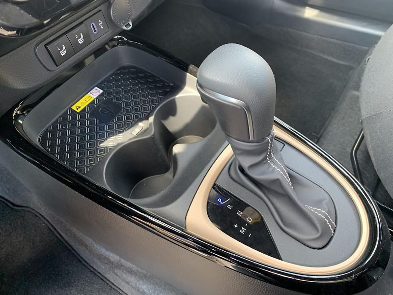 Toyota Aygo X EXECUTIVE SMART 1.0 VVT-i AT - fotka 22 z 28