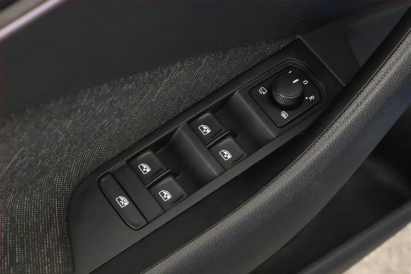 Škoda Kamiq (2022) 1.0 TSI, Serv.kniha, Tempomat - fotka 9 z 13