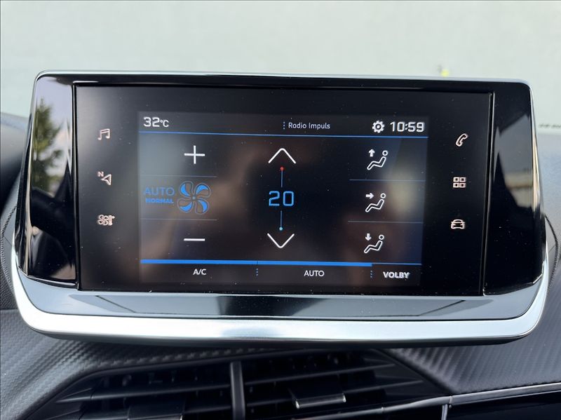 Peugeot 2008 1,2 i ALLURE DPH 1.maj původČR - fotka 35 z 50