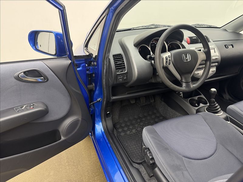 Honda Jazz 1,3 i DIGIKLIMA NOVÁ STK ČR - fotka 19 z 29